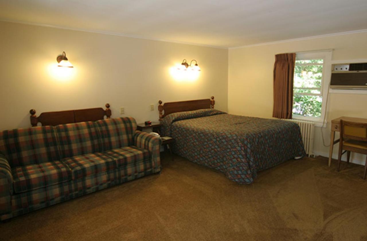 Maple Leaf Motel 斯克伦湖 外观 照片