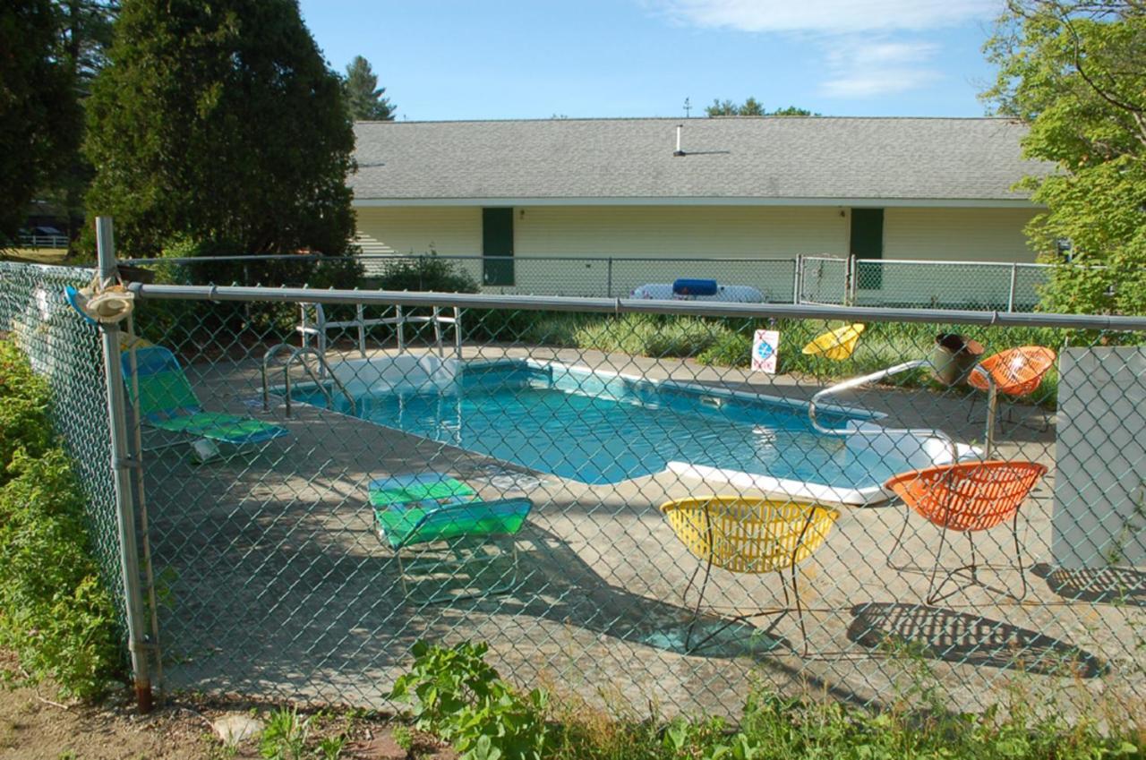 Maple Leaf Motel 斯克伦湖 外观 照片